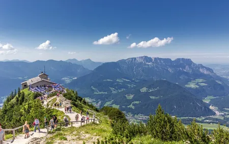 Private Driver from Salzburg to Munich, 3h Stop in Eagle's Nest
