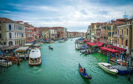 Private tour from Salzburg with the end of the tour in Venice
