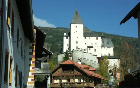 Lake Millstatt & Medieval Towns: Private Tour with Scenic Stops