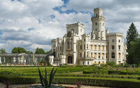 Private sightseeing transfer from Prague to Cesky Krumlov
