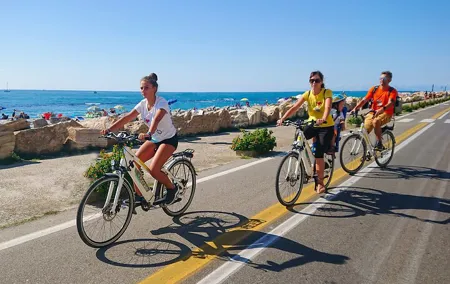 Pisa tour by bike : The Road To The Sea