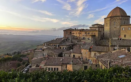 Volterra Tour + Salt Mine by van from Lucca, Pisa or Livorno Port
