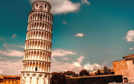Pisa Walking Tour with Audio and Written Guide by a Local