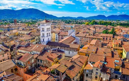 Lucca Barga and Garfagnana Hills Full-Day Trip by Minivan from Pisa