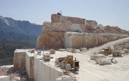Tour of the Carrara quarries and artistic laboratories of Pietrasanta