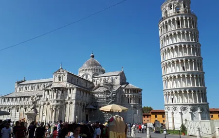 Walking Tour In Pisa