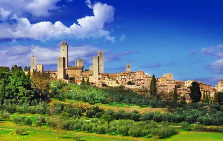 San Gimignano and Winery Experience with Light Lunch from Pisa