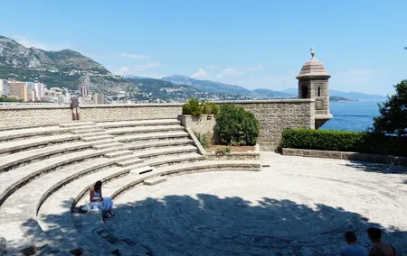 Private Transfer From Pisa To Monaco With a 2 Hour Stop in Genoa