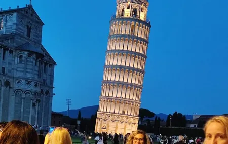 Pisa guided tour of Piazza del Duomo