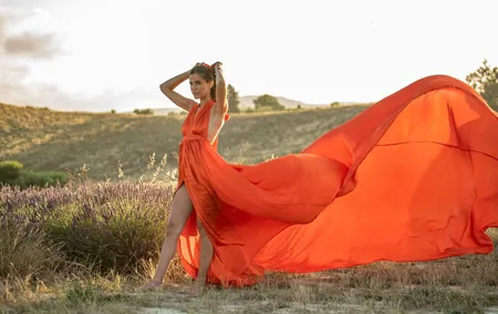 Private shooting with flying dress in Tuscany