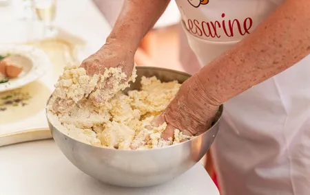Private Pizza & Tiramisu Masterclass at a Cesarina's home with tasting in Cervia