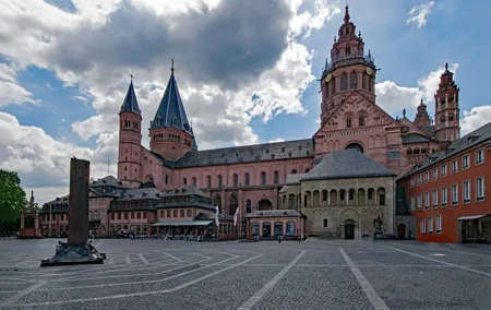 Private Transfer From Prague to Mainz With a 2 Hour Stop