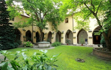 Prague 3 Hour Tour with St James Basilica and Minorite Friary