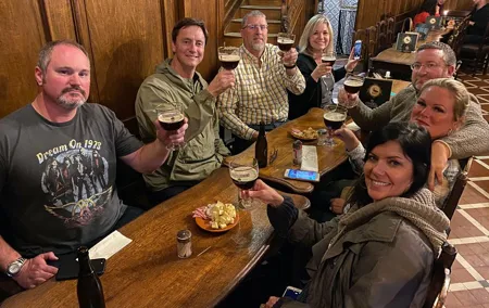 Brussels Chocolate Beer Waffle and Belgian Whiskey All-in-One (Small Group) Tour