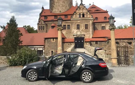 VIP Private Transfer from Prague Hotel to Prague Airport