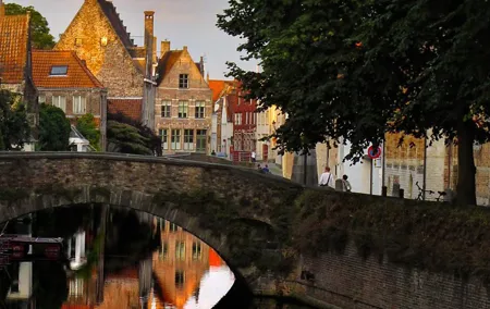 Touristic highlights of Bruges on a Half Day Tour with a local with boat ride