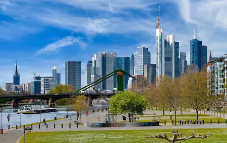 Private transfer from Brussels to Frankfurt, 2h Stop in Cologne