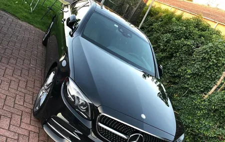 Luxury vehicle from Charleroi airport to the city of Brussels