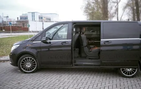 Transfer Shuttle Leuven <-> Schipol Airport Amsterdam (1 to 8 Places)