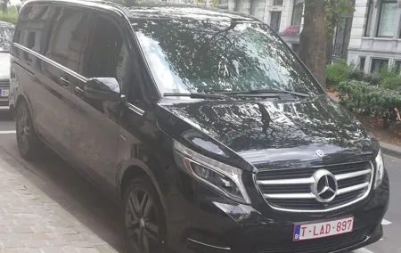 Luxury Minivan from Charleroi airport to the city of Brussels