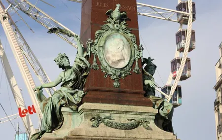 Brussels city game: the secrets of Place Sainte Catherine