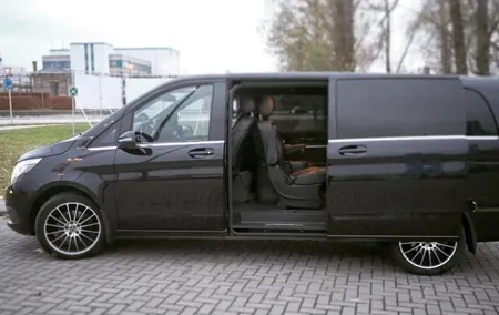 Taxi Brussels Gare du Midi < - > Maastricht (1 to 8 SEATS)