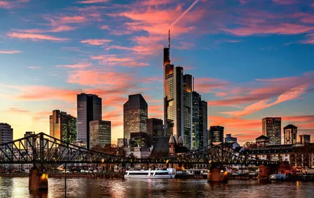 Private transfer from Brussels to Frankfurt, 2h Stop in Bonn