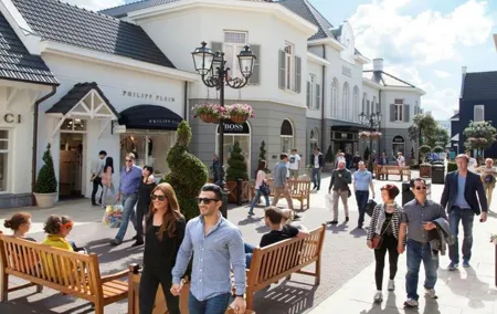 private Transfer to Outlet Roermond by luxury car from Brussels Roundtrip