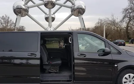 Luxury Minivan from Charleroi airport to the city of Bruges