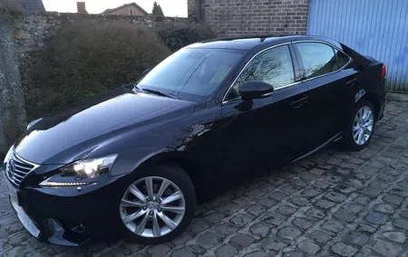 Luxury vehicle from Charleroi airport to the city of Antwerp