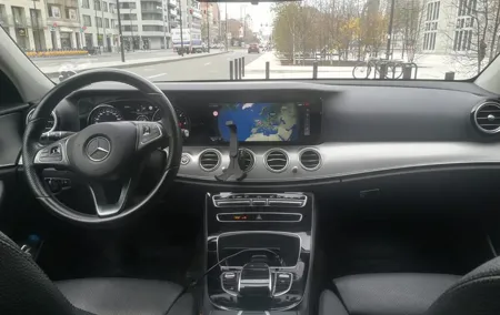 Luxury Vehicle from Charleroi airport to the city of Ghent