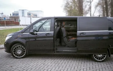 Taxi Brussels < - > Airport DE Lille Lesquin (1 to 8 SEATS)