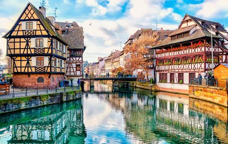 Private transfer: Brussels to Strasbourg with 2h Sightseeing stop