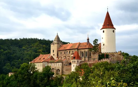 Private Krivoklat castle tour from Prague with Bohemia Glass Factory and Lunch