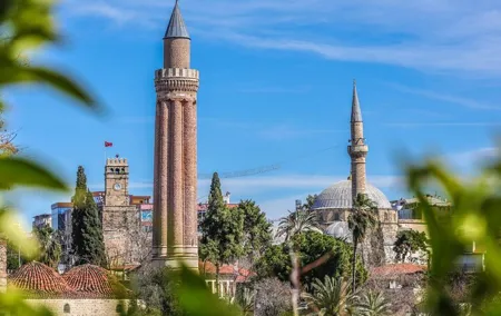 Full Day City Tour/2 Waterfalls, Boat Trip, Old Town