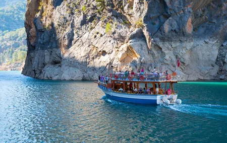 Green Canyon Boat Trip with Lunch and Unlimited Drinks