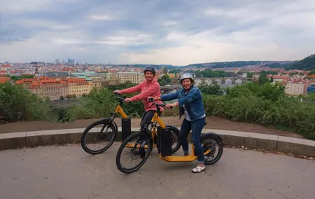 Prague: Combo 3h Tour by Segway and eScooter