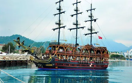 Full-Day Pirate Boat Tour with Lunch and Foam Party in Kemer