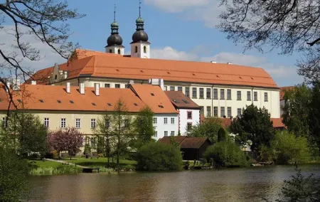 10 hours Two Towns Private Tour by car: Telč & Třebíč