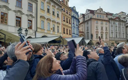 3-Hour Private Romantic Walking Tour in Prague