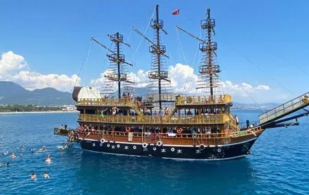 6-Hour Kemer Pirate Boat Tour with Open-Buffet Lunch from Antalya
