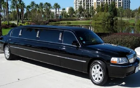 Antalya Airport (AYT) to Akdeniz Port Transfer - Limousine
