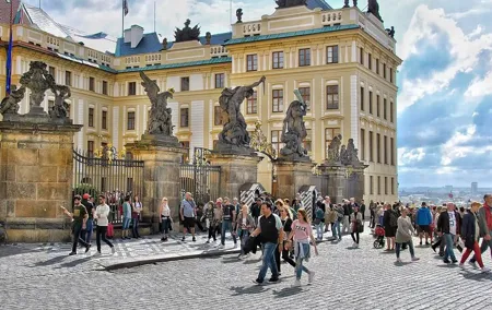 Prague Highlights: 3-Hour Private Tour with Wine Tasting