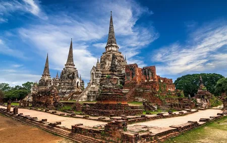 Ayutthaya UNESCO Temples Small Group Tour with Lunch