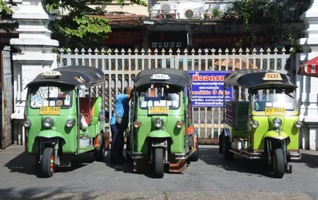 Bangkok: Michelin Guide Street Food Tour by Tuk Tuk