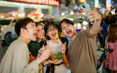 Chinatown Street Food Night Tour by Tuk Tuk in Bangkok