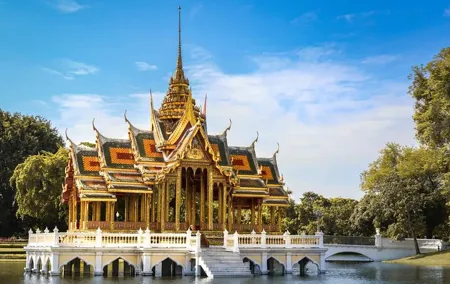 Day Tour of Ayutthaya and Bang Pa In