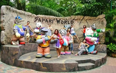 Safari World & Marine Park Bangkok Full-Day with Lunch + Transfer