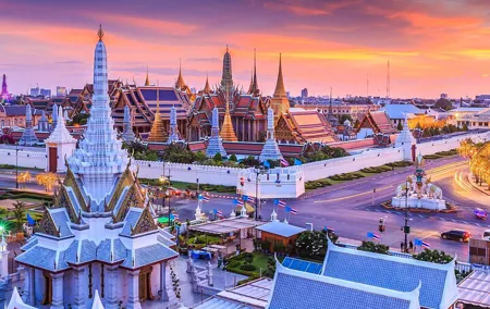 Bangkok Three Temples and The City