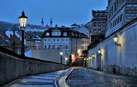 Night 4-Hour Small-Group Guided Photography Walking Tour in Prague